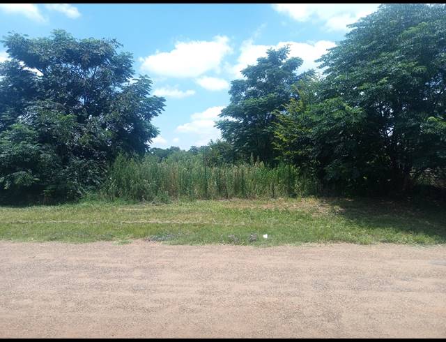 1,044M² VACANT LAND FOR SALE IN KOOKRUS